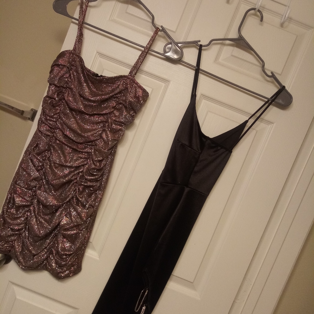 Mini Dresses - Picture 3 of 3